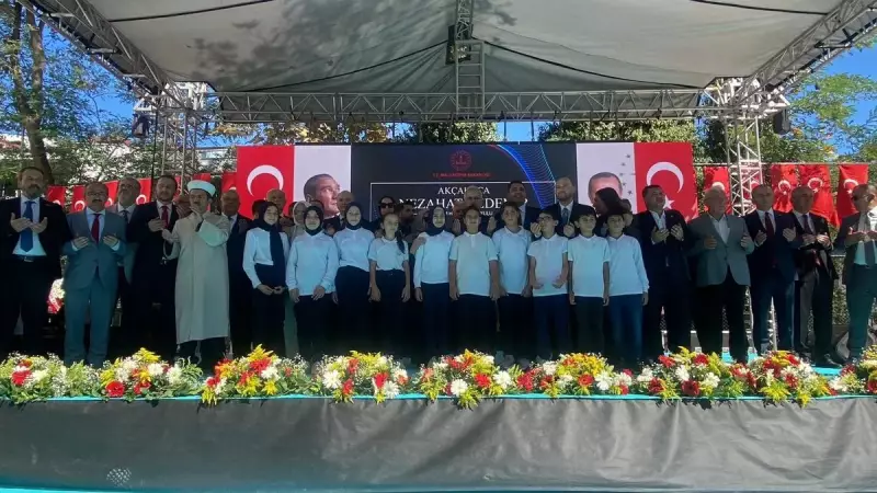 Ulaştırma Bakanı Uraloğlu, Akçakoca'da Eğitime Destek İçin Sahada: Yeni Okulun Açılışını Gerçekleştirdi!