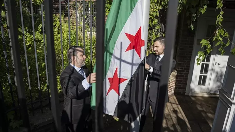 Washington'da Tarihi An: Suriye Bayrağı 10 Yıl Sonra Yeniden Göndere Çekildi!