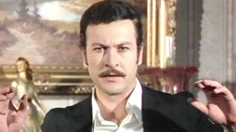 Yeşilçam Efsanesi Kartal Tibet'in Oğlu Muhteşem Keşif! Aynı Filmde Oynadıklarını Kim Bilebilirdi?