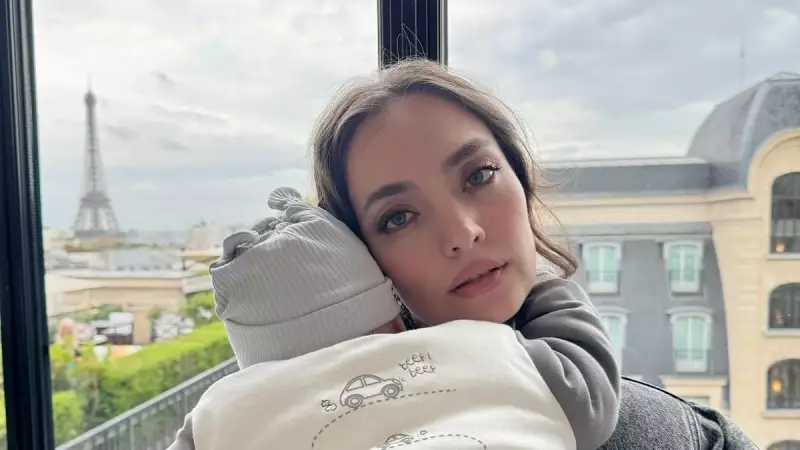 Zeynep Tuğçe Bayat'ın Minik Atlas'ı İlk Kez Görücüye Çıktı! Annesinin Tıpkısı Olan Bebek İçin 'Küçük Kopyam' Dedi