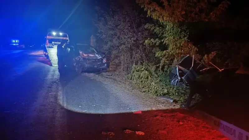 İzmir'de Feci Kaza: Otomobil ile Minibüs Çarpıştı, 1 Kişi Hayatını Kaybetti, 9 Yaralı