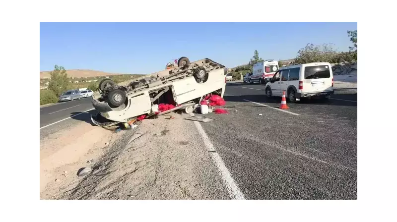 İzmir'de İşçi Servisi Feci Şekilde Devrildi: Çok Sayıda Yaralı!