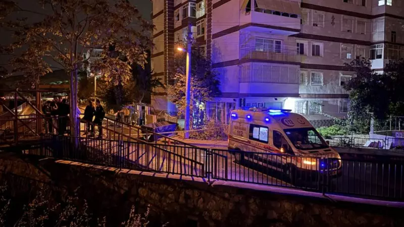 İzmir'de Kan Donduran Gece: Peş Peşe Bıçaklı Saldırıda 1 Can Gitti, 2 Kişi Yaralandı!