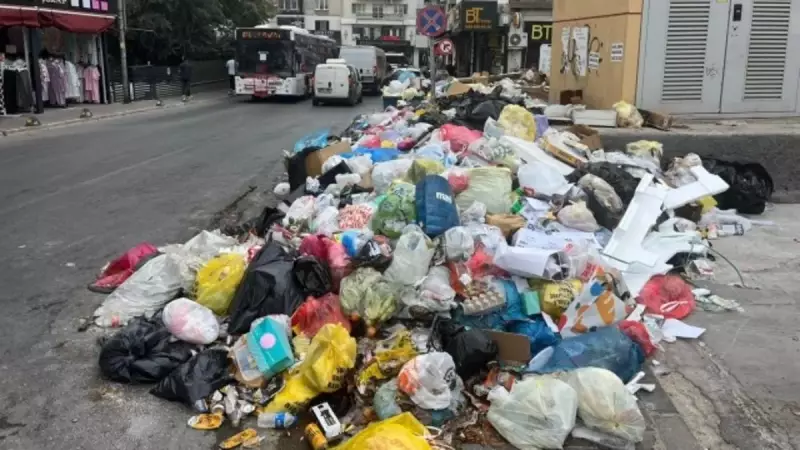 İzmir'de Çöp Krizi: Toplanamayan Atıklar Ateşe Veriliyor!