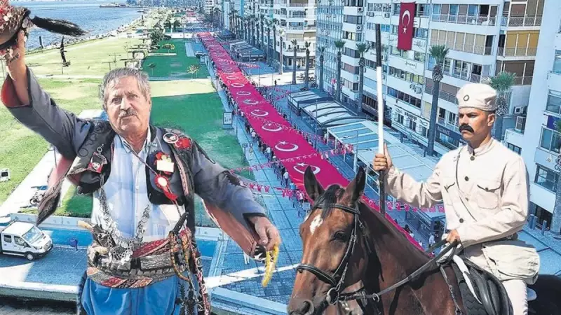 İzmir'in Kurtuluşu, 350 Metrelik Dev Türk Bayrağı ile Göklere Yazıldı!