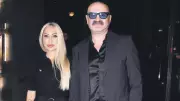 25 Yıllık Aşk! Ünlü Komedyen Şafak Sezer'den Eşi Esra Sezer'e Romantik Yıl Dönümü Sürprizi