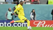Futbolun Duayen Kaleci Steve Mandanda Emekliliğini Açıkladı! Kariyerinde Unutulmaz Anlar