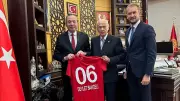 Gençlerbirliği'nden Devlet Bahçeli'ye Sürpriz Ziyaret: Futbolun Nabzı Ankara'da Atıyor!