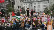 İngiltere'de Trump Ziyareti Gaza Protestosuyla Gölgelendi: Sokaklar Dolup Taştı!
