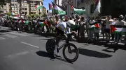 İspanya Bisiklet Turu'nda İsrail'e Farklı Protesto: Bisikletçilerden Sessiz Eylem