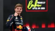 Verstappen Bakü'de Fırtına Gibi Esiyor: Birinci ve En Hızlı Tur!