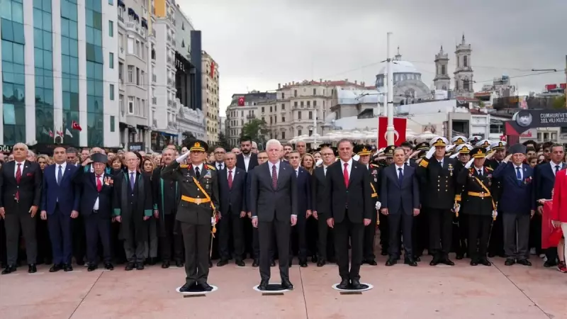 29 Ekim Coşkusu Taksim'de! Cumhuriyet'in 100. Yılında Anlamlı Çelenk Töreni