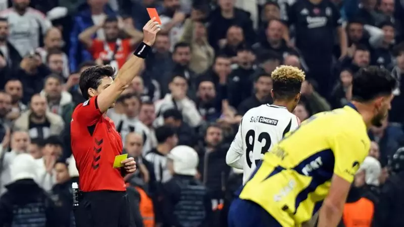 50 Derbi, 34 Kırmızı! Beşiktaş-Fenerbahçe Maçları Adeta Kart Cezası Yağmuruna Dönüştü