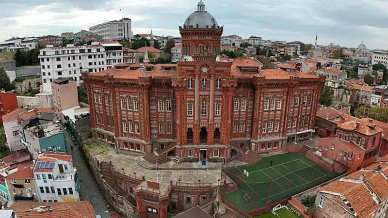 571 Yıllık Fener Rum Okulu'nun Hüzünlü Hikayesi: Güçlendirme Maliyeti Kapıyı Çaldı, Yeni Bina Aranıyor