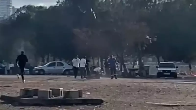 Adana'da Sokak Ortasında Dehşet: Önce Sopalar ve Tekmeler, Sonra Bıçaklar!