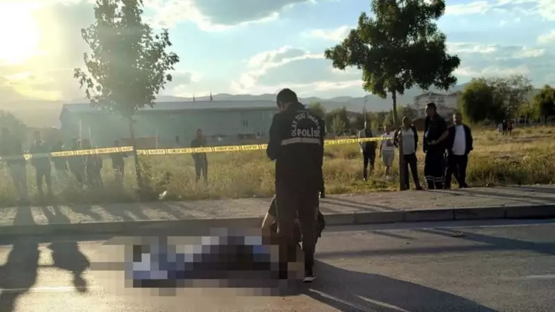 Afyonkarahisar'da Yürek Burkan Kaza: Motosiklet ile TIR Çarpıştı, 2 Can Gitti!