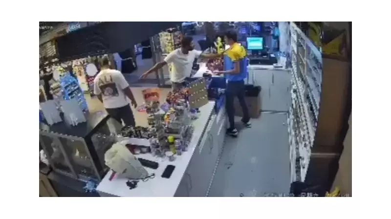 Akaryakıt İstasyonunda Ücret Tartışması Kanlı Bitti: Çalışan Acil Serviste!