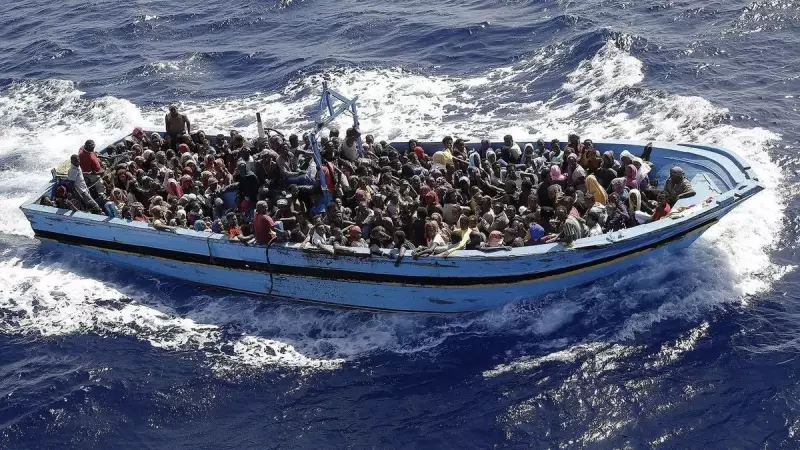 Akdeniz'in Ortasında Yaşam Mücadelesi: İtalya Sahil Güvenlik'ten 91 Düzensiz Göçmene Umut Eli