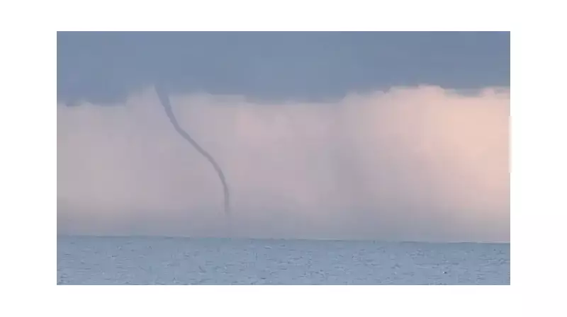 Alanya'da Denizin Ortasında Hortum! Görüntüler Nefes Kesti