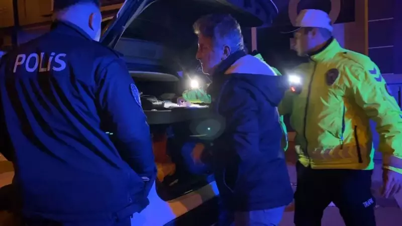 Alkollü Sürücünün Trafik Kontrolündeki İnanılmaz Tepkisi: 'Arabamı Öve Öve Bitiremedim!'