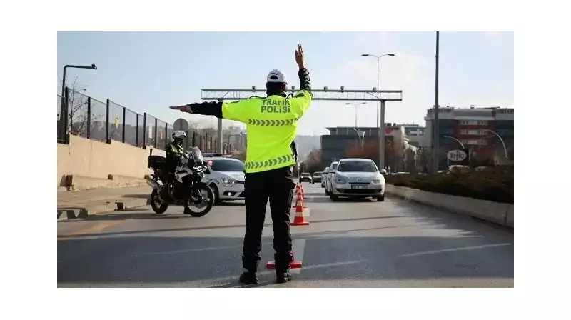 Ankara'da 102. Yıl Coşkusu: Trafikte Dev Kapanma! Hangi Yollar Kapalı?