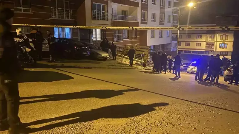 Ankara'da Uyuşturucu Operasyonunda Kanlı Çatışma: Bir Polis ve İki Şüpheli Yaralandı!