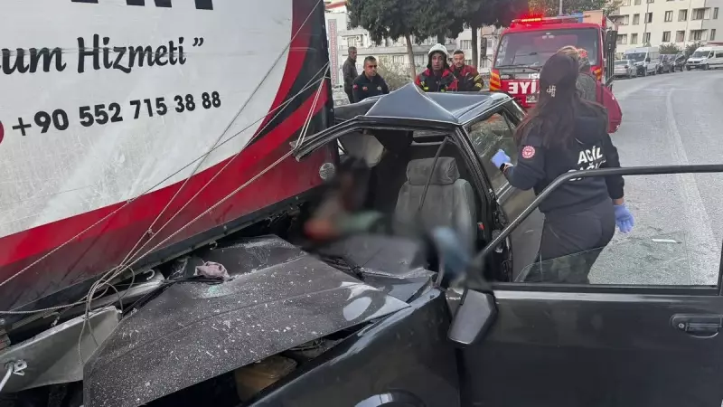 Aydın'da Feci Kaza: Park Halindeki Kamyonete Ok Gibi Saplanan Otomobilde 1 Kişi Hayatını Kaybetti!