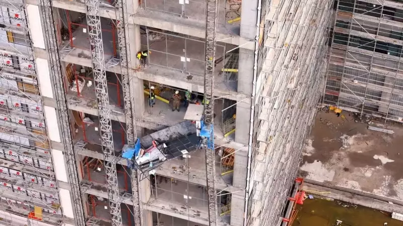 Bahçelievler'de İnşaat Faciası: Asansör Halatı Kopunca İki İşçi Yaralandı!