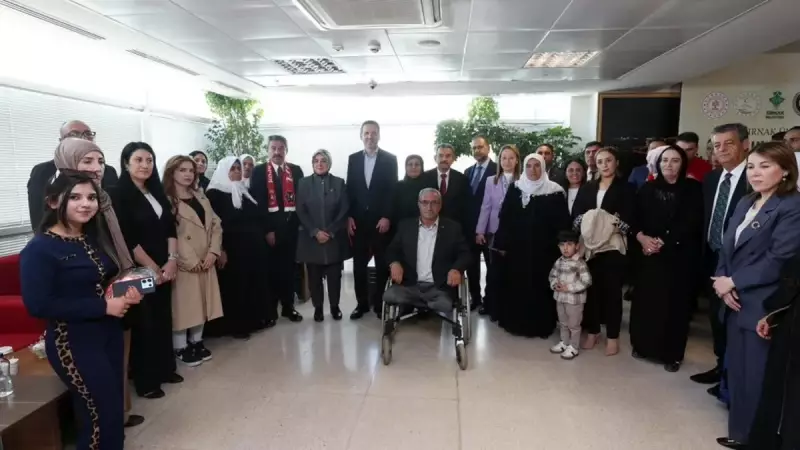 Bakan Bayraktar'ın Şırnak'taki Duygu Yüklü Buluşması: Şehit Ailelerinin Yüreğine Dokunan Ziyaret