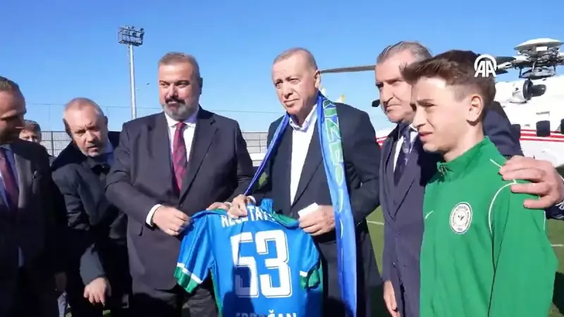 Başkan Erdoğan'dan Çaykur Rizespor'a Sürpriz Ziyaret: Yeşil-Beyazlı Camia Coştu!