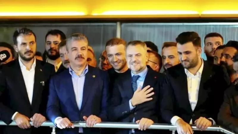 Bayrampaşa'da Gece Gündüz Demeden Çalışacak! Oğuz Oğuz Özdemir'den Vatandaşa Söz