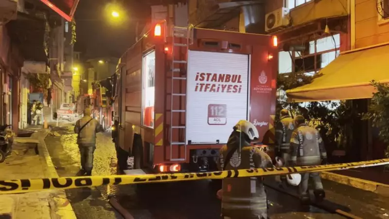 Beyoğlu'nda Gece Yarısı Alevleri: 8 Kişi Son Anda Kurtarıldı!