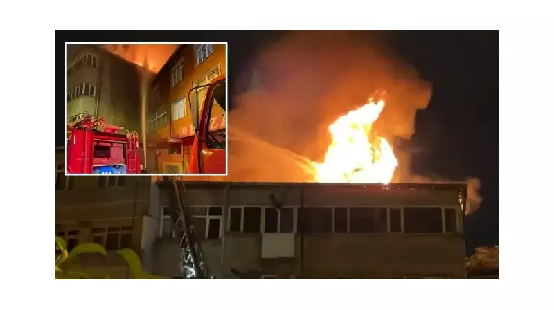 Beyoğlu'nda Gece Yarısı Yangın Kâbusu! Tarihi Bina Alev Alev