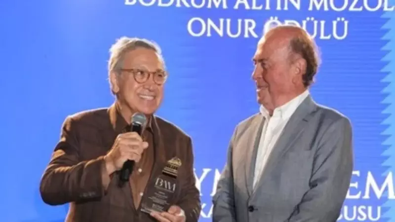 Bodrum'da Tarihi Onur: Altın Mozole Ödülü Efsane Kurucu Demir'e Verildi!