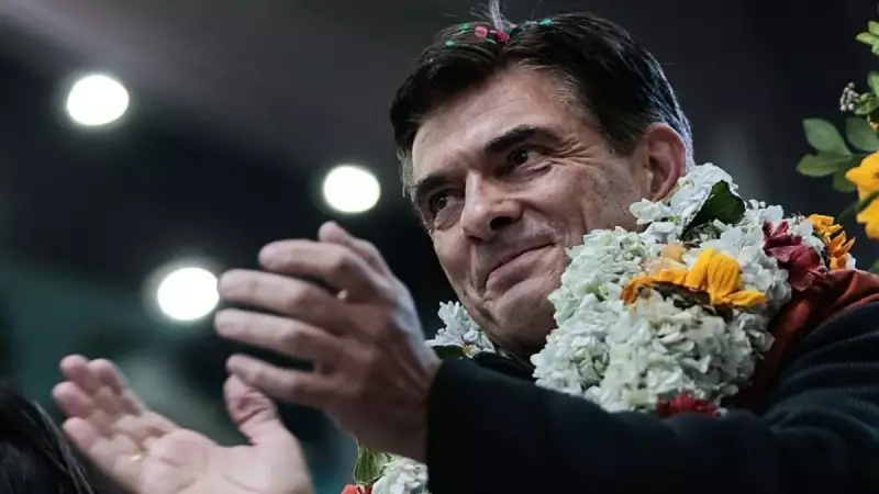 Bolivya'da Tarihi Seçim: Merkez Sağ Aday Zaferi Kutluyor!
