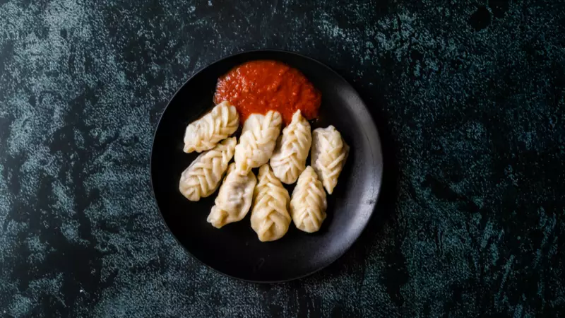 Bu Kışın En Çok Konuşulacak Lezzeti: Hem Pratik Hem Doyurucu Hingel Tarifi (Kıymalı ve Patatesli Seçenekleriyle)