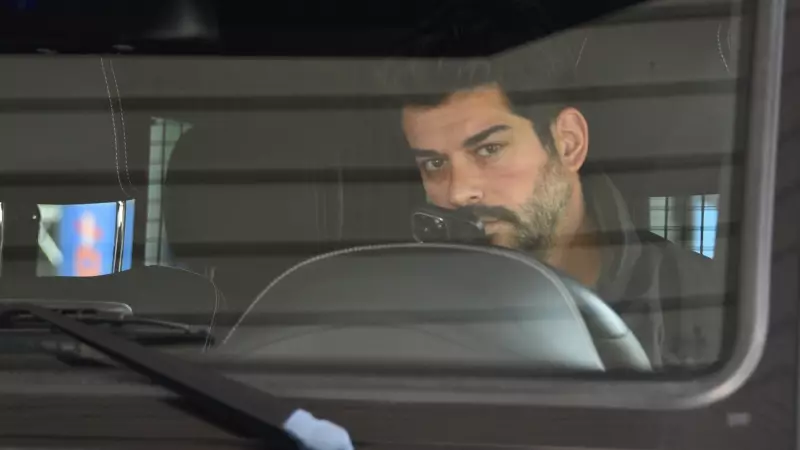 Burak Özçivit'ten Magazin Dünyasına Sert Toka: 'Konuşmaya Bile Değmez!'