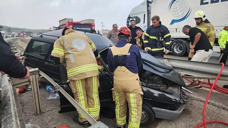 Bursa'da Feci Zincirleme Kaza: 4 Yaralı! Araçlar Kullanılmaz Hale Geldi