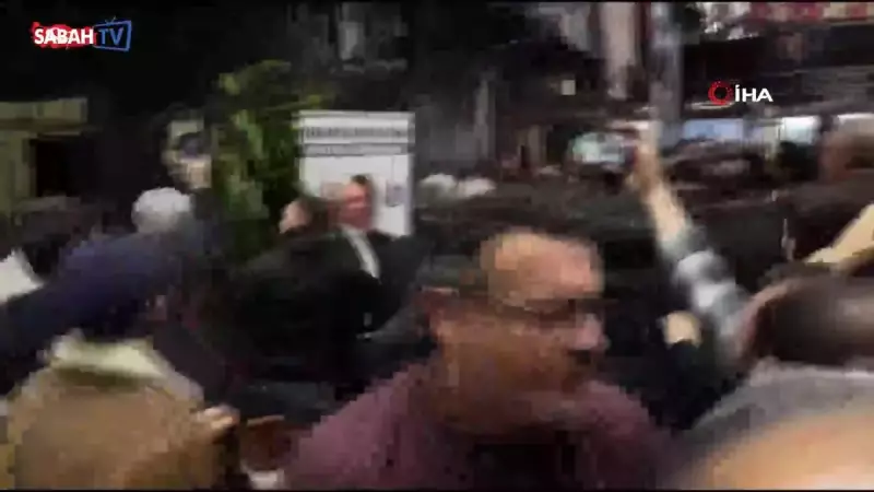 CHP Kongresi'nde Skandal: Basın Mensuplarına Fiziksel Saldırı ve Ortamın Gerilimle Sarmalanması