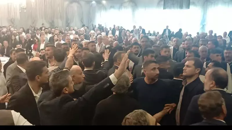 CHP Kongresi'nde Yumruklar Konuştu: Kulislerde Gerilim Tavan Yaptı!