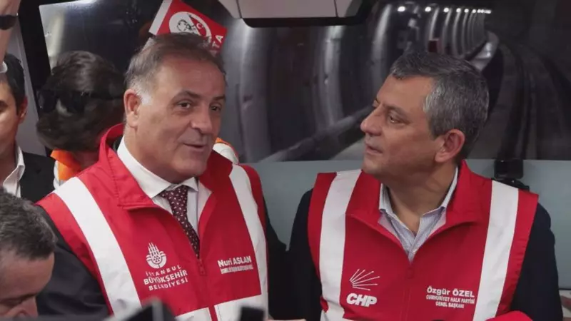 CHP Lideri Özel'den Metro Coşkusu: Çekmeköy-Sancaktepe-Sultanbeyli Hattında Tarihi Test Sürüşü!