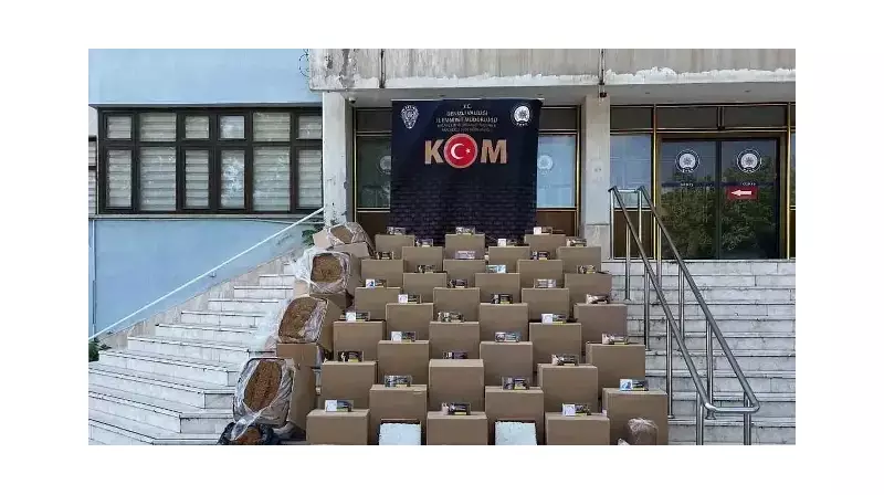 Denizli'de Gece Yarısı Baskını! 4 İlçede Eş Zamanlı Operasyonla 3.500 Kutu Kaçak Sigara Ele Geçirildi