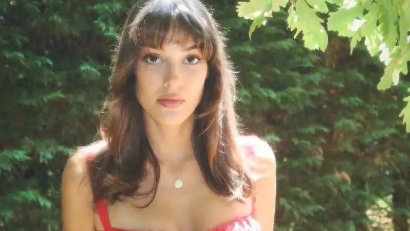 Dilan Çiçek'ten Oyunculuk Kıvılcımı: 'Kutsal Değil mi?' Sorusu Ünlüleri Ayağa Kaldırdı!