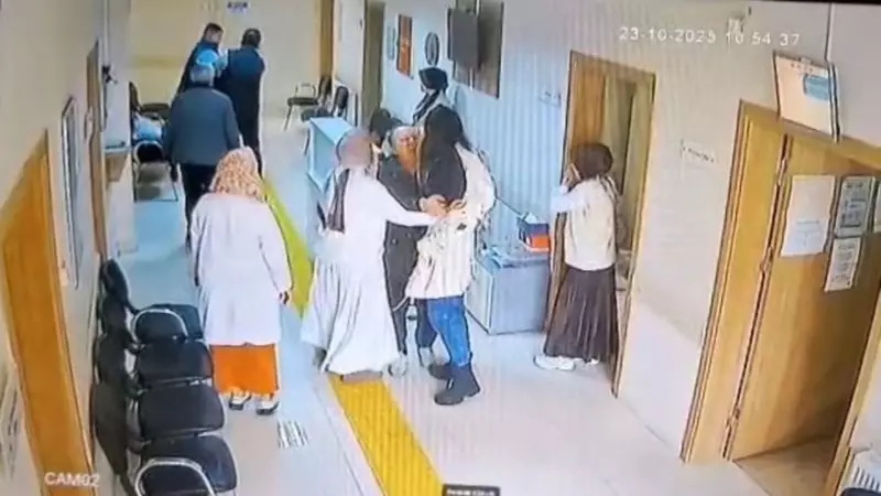 Doktora Yapılan Vahşi Saldırı: Boğazına Sarılıp Dövmeye Kalktılar!