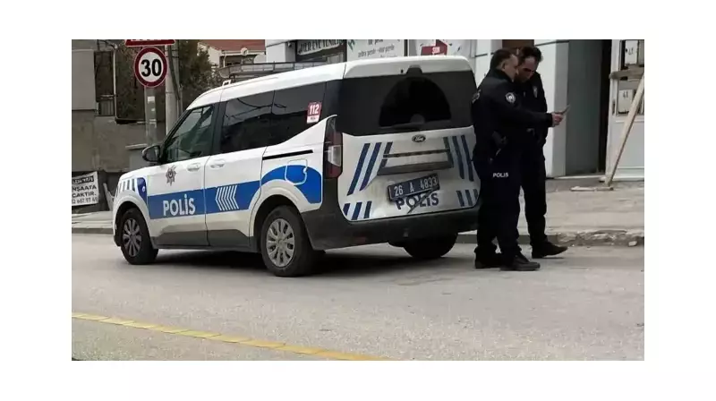 Eskişehir'de Akıl Almaz Olay: Polis Aracına Çarpıp Sırra Kadem Bastı!