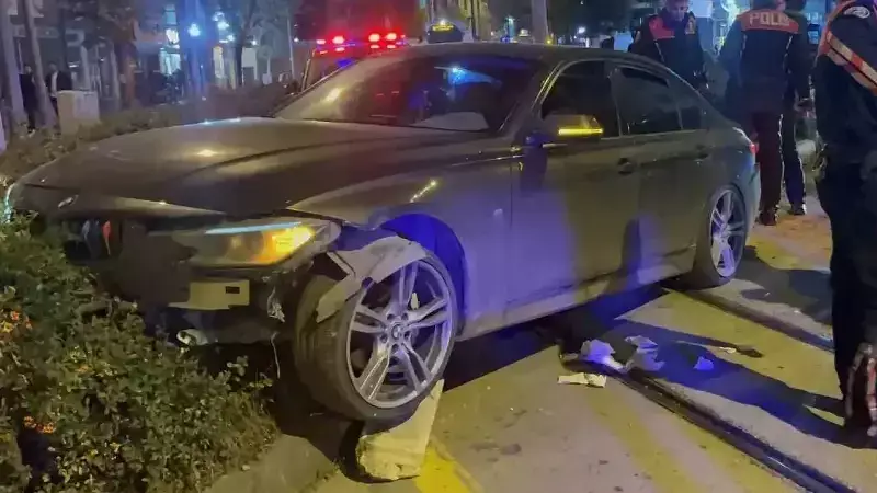 Eskişehir'de Polise Kaçan Araçta Şok Eleman! Uyuşturucuyla Yakalandılar