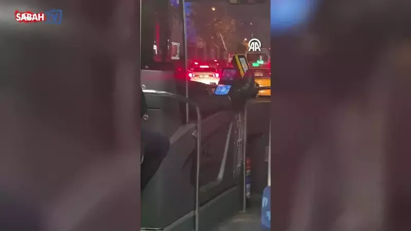 İETT Şoförünün Ayağını Camdan Çıkararak Araç Kullanması Görüntülendi: Şok Edici Anlar!