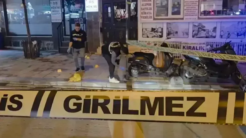 Fatih'te Korkunç Silahlı Saldırı: Sokak Ortasında Kurşun Yağmuru!