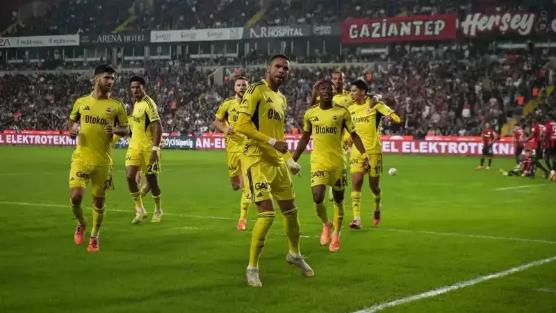 Fenerbahçe, Gaziantep'i Adeta Fırtına Gibi Sildi Süpürdü! 4-0'lık Ezici Galibiyetin Detayları