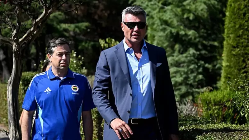 Fenerbahçe'de Deprem! Saran'dan Çarpıcı Karar: 4 İsim Daha Takımdan Ayrılıyor